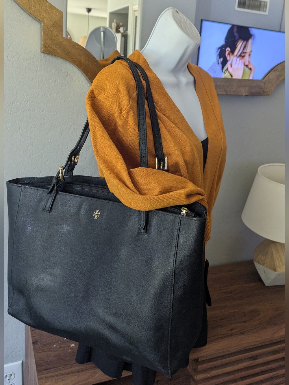 Tory Burch Tote Black Leather Shoulder Bag.